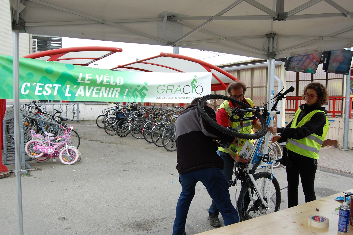 Gravure et contrôle technique des vélos